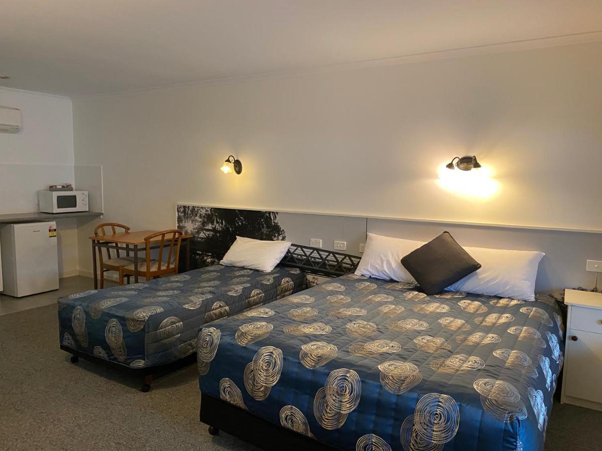 Motel Wingrove Corowa Kültér fotó